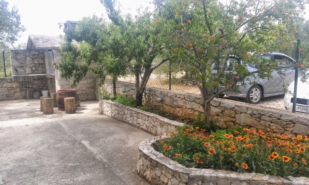 Apartments And Rooms Saric Jadrija Exterior foto