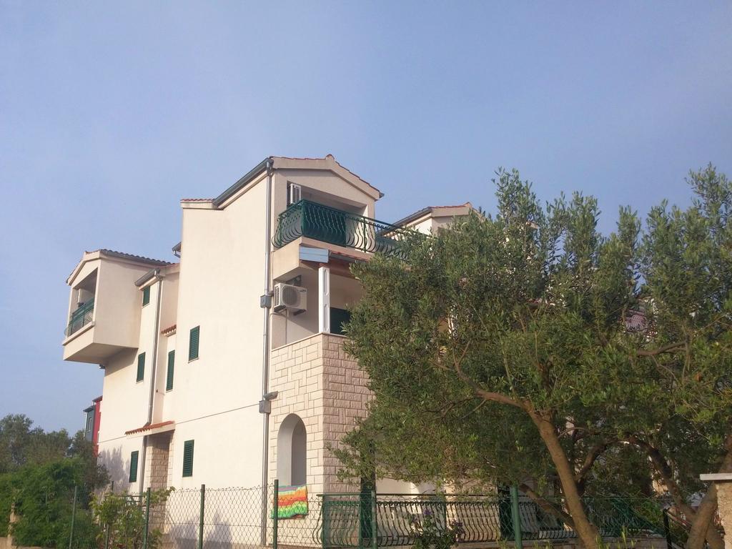 Apartments And Rooms Saric Jadrija Exterior foto