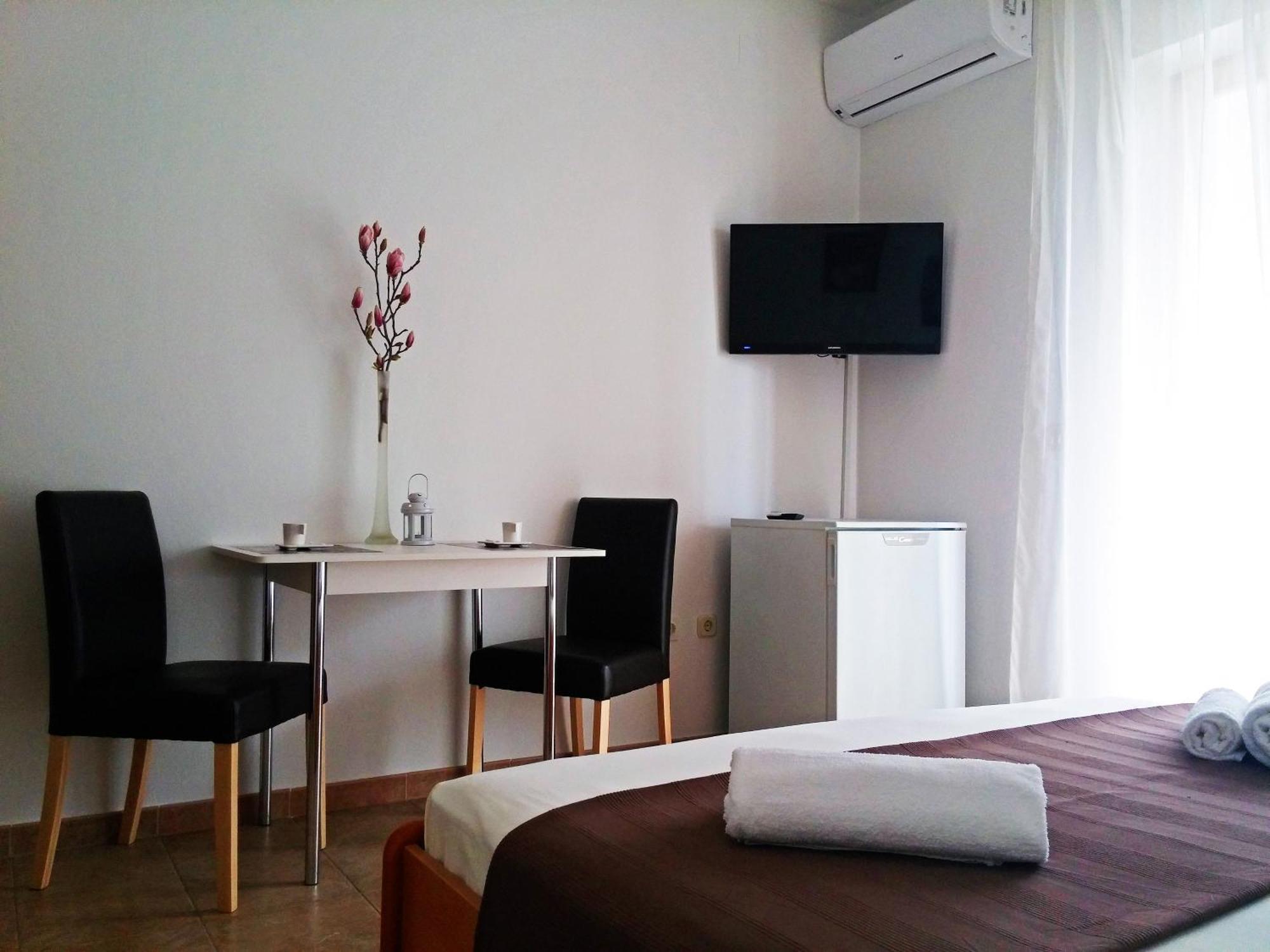 Apartments And Rooms Saric Jadrija Quarto foto