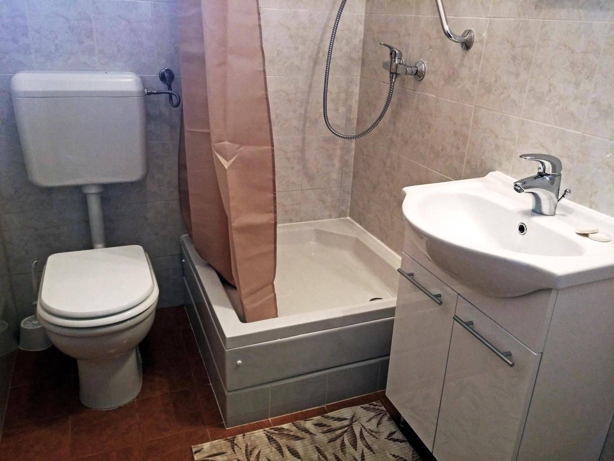 Apartments And Rooms Saric Jadrija Quarto foto