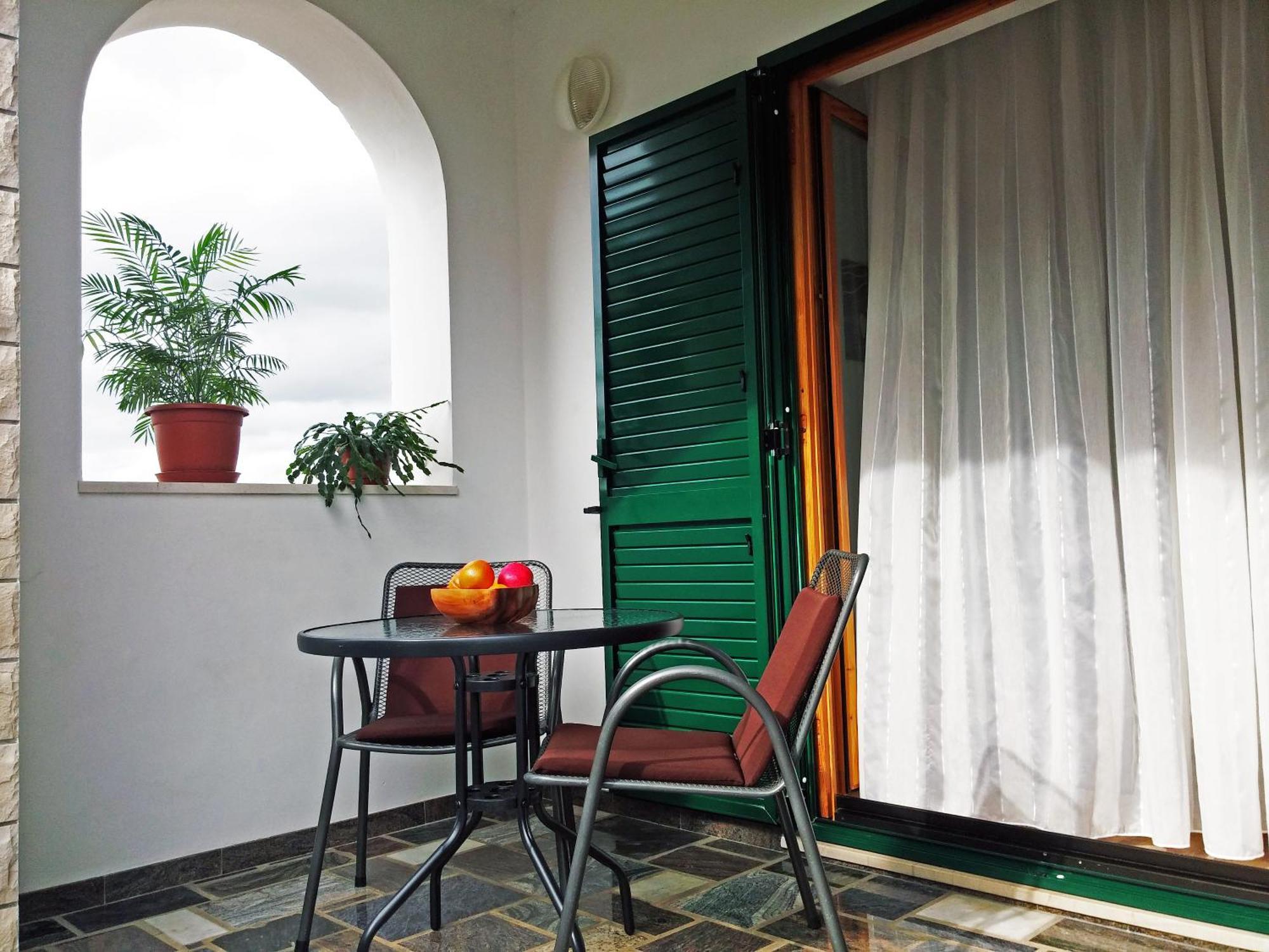 Apartments And Rooms Saric Jadrija Quarto foto