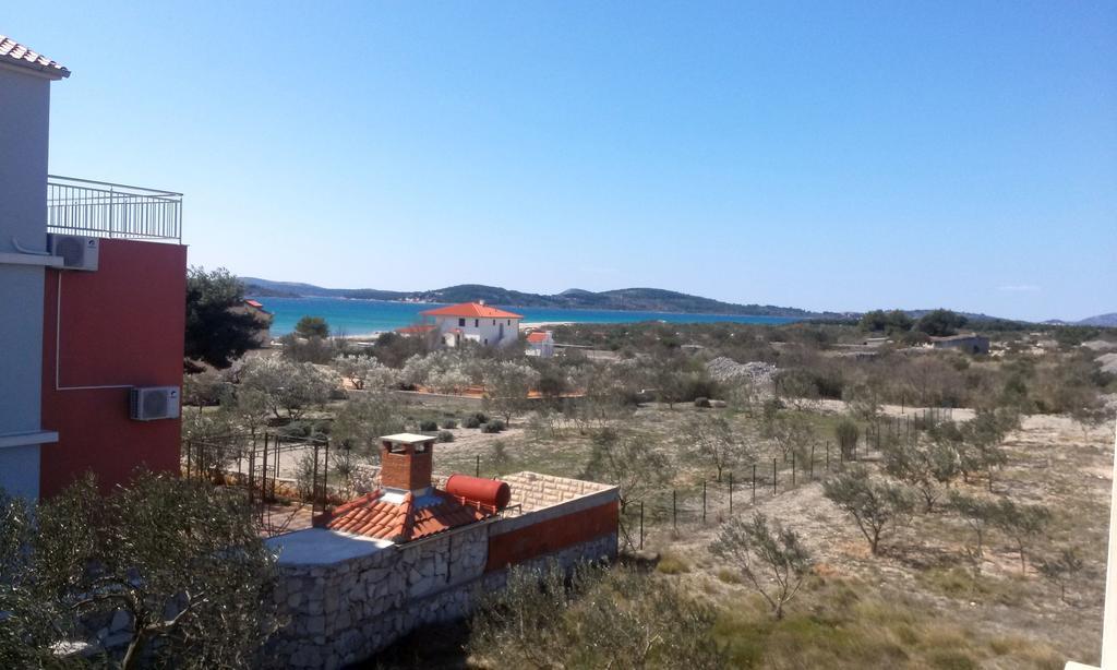 Apartments And Rooms Saric Jadrija Quarto foto