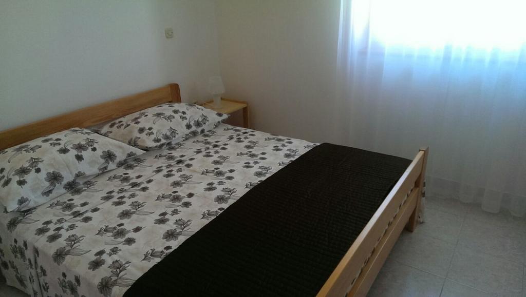 Apartments And Rooms Saric Jadrija Quarto foto